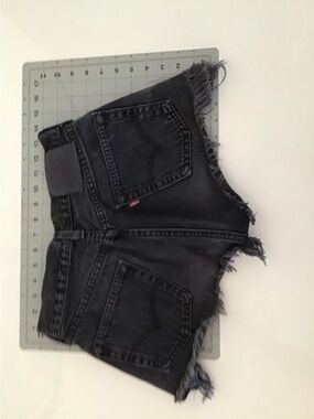 Levi’s 501 distressed cut off booty shorts faded black W 29